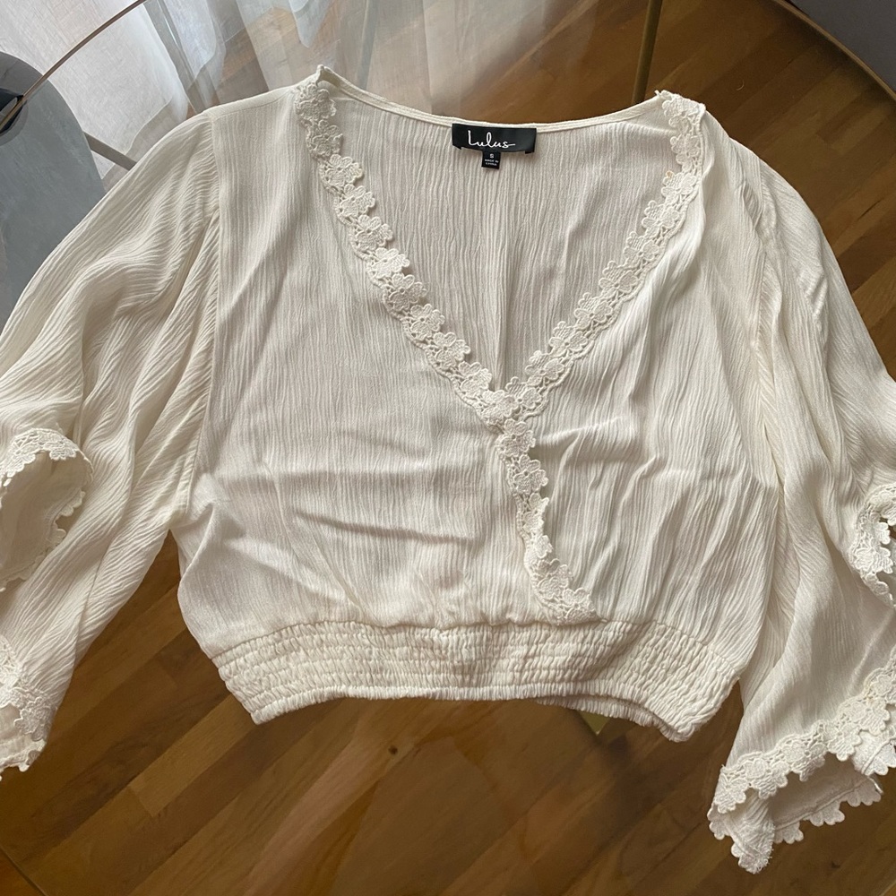 White crop top with lace trim